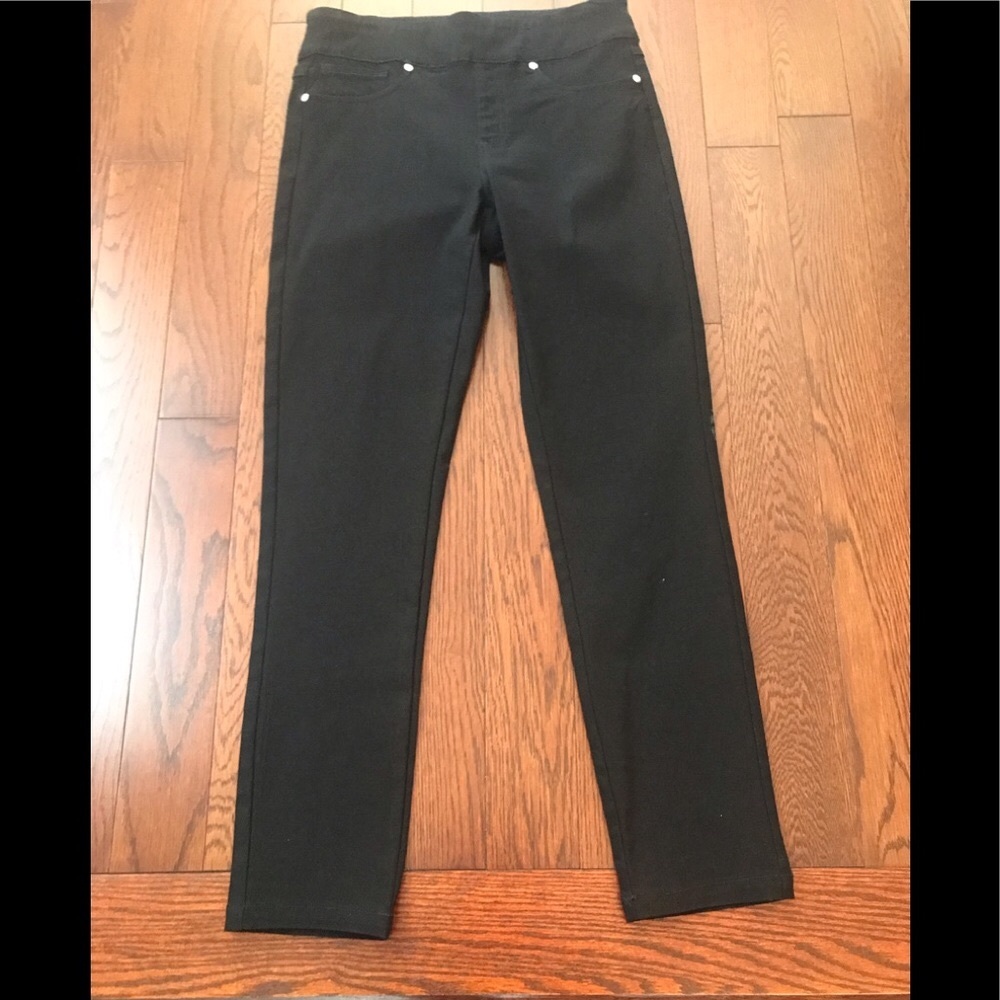 Black Stretchy Straight Leg , Pull on jeans pants. Brand New !